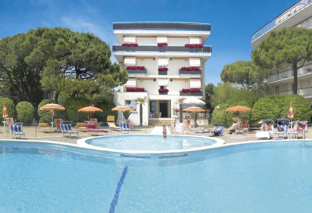 Hotel Bertha Fronte Mare Lido di Jesolo Exterior photo